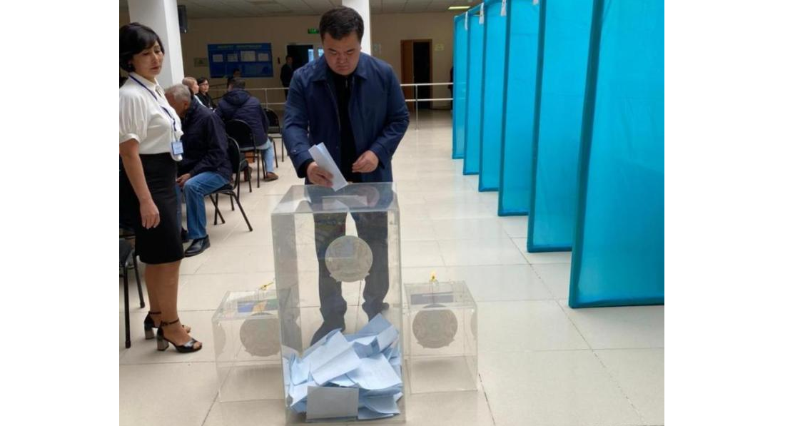 Жеңіс Қасымбек республикалық референдумда дауыс берді